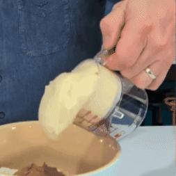 Adjustable Measuring Cup